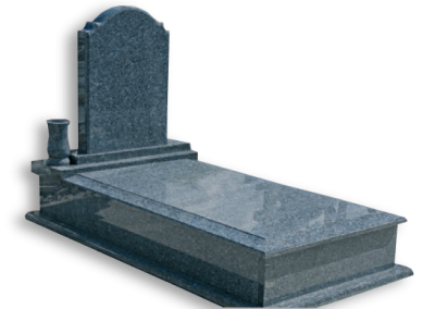 Klasszik fedlapos síremlék klasszik fejkő