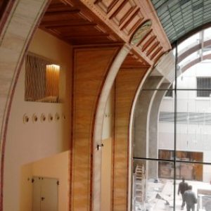 Ruskica márvány oszlop burkolat