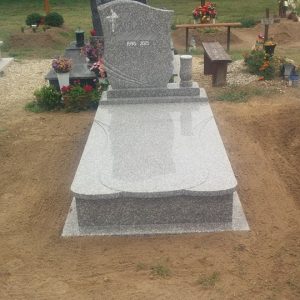 120x220-cm-Brown-Satr-gránit-síremlék-2_retus