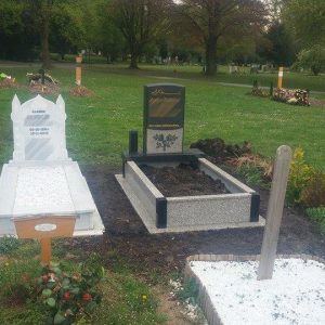 120x220-cm-Brown-Star-Indiai-fekete-gránit-síremlék_retus