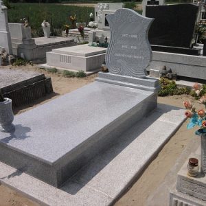 120x220-cm-Monserat-Gránit-síremlék_retus