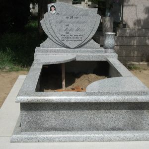 120x220-cm-Monserat-gránit-síremlék-3_retus