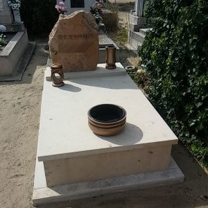 120x220-cm-Travertin-mészkő-síremlék_retus