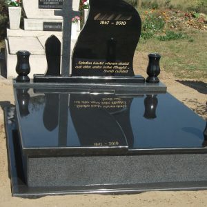 170x220-cm-Indiai-fekete-Crystal-grey-gránit-síremlék_retus