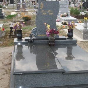 170x220-cm-Indiai-fekete-Kobra-gránit-síremlék_retus