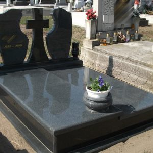 170x220-cm-Kobra-gránit-síremlék2_retus