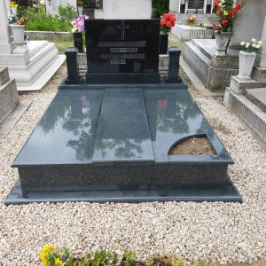 170x220-cm-Padang-Dark-gránit-síremlék_retus