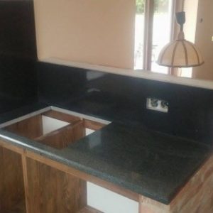 3.2-Crystal-Grey-Gránit-konyhapult-400x284