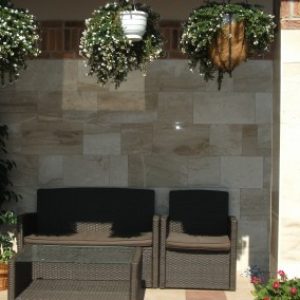 Breccia sardo mészkő burkolat