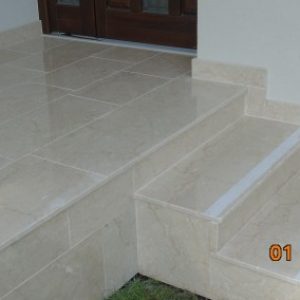 Botticino mészkő lépcső