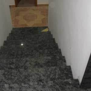 Olive Green gránit lépcső