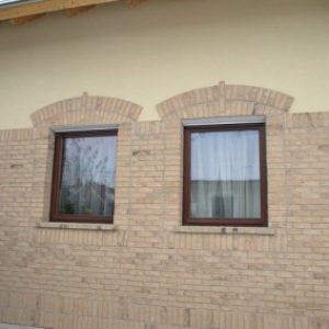 Szeletelt tégla burkolat