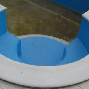 Fehér műkő Jacuzzi szegély