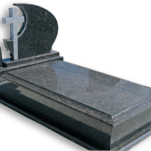 Klasszikus fedlapos síremlék íves keresztes fejkővel