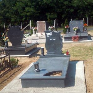 edited_120x220-cm-Crystal-Grey-gránit-síremlék