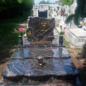 edited_170x220-cm-Aurora-gránit-síremlék