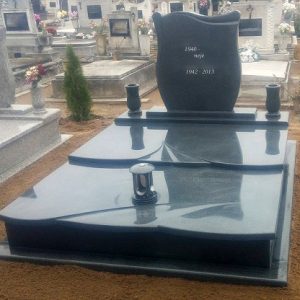 edited_170x220-cm-Crystal-Grey-gránit-síremlék-2