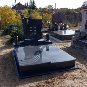 Crystal Grey gránit síremlék