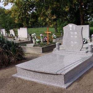 Mountain Brown gránit síremlék